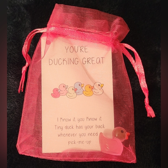 Pocket Hug Pink Duck - Picture 4 of 4